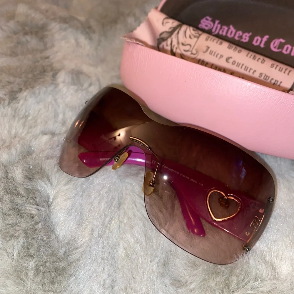 Vintage JUICY COUTURE Y2K Pink Heart Sunglasses - Picture 9 of 10